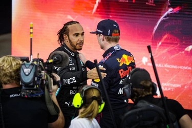 F1: Max Verstappen campione ad Abu Dhabi. Respinti i reclami Mercedes