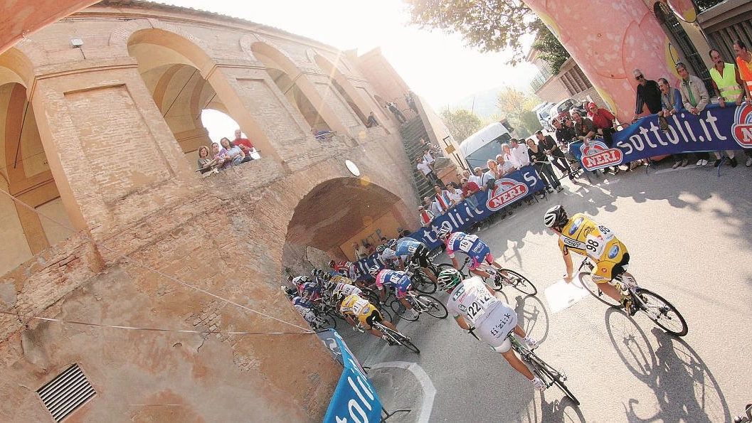 Giro d'Italia verso San Luca, a Bologna