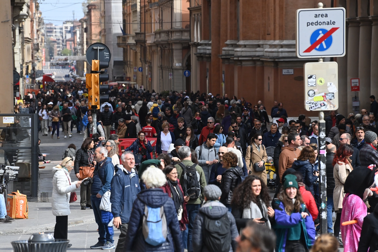 I turisti hanno invaso il centro di Bologna per Pasqua (Fotoschicchi)