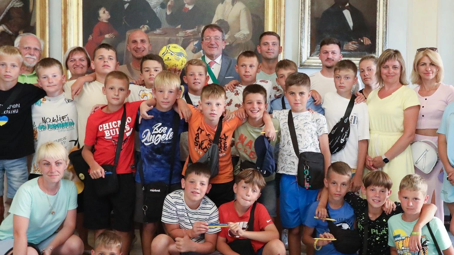 Giovanissimi  calciatori ucraini  accolti in Comune