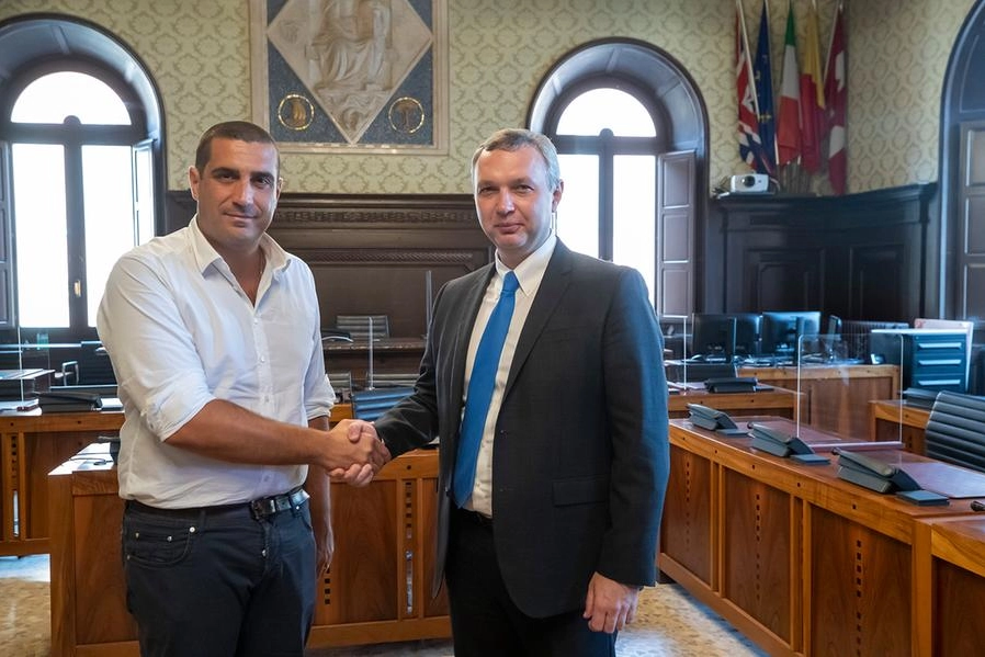 L'ambasciatore ucraino in Italia, Yaroslav Melnyk ricevuto dal sindaco Michele De Pascale.