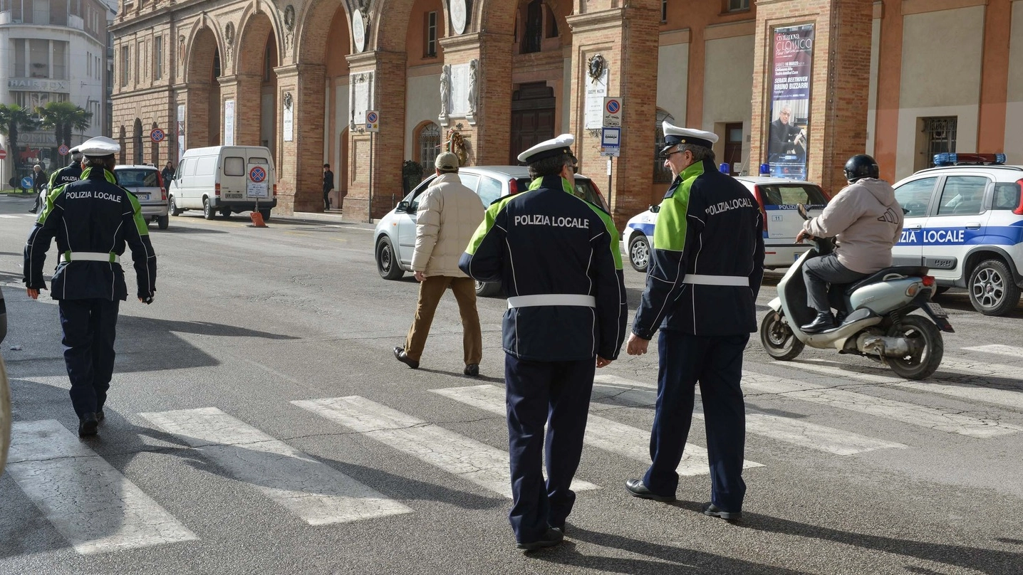 Due aggressioni in 24 ore ai danni di agenti della polizia municipale di Civitanova