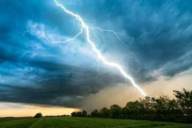 Allerta meteo 1 maggio nelle Marche e in altre dieci regioni: le previsioni