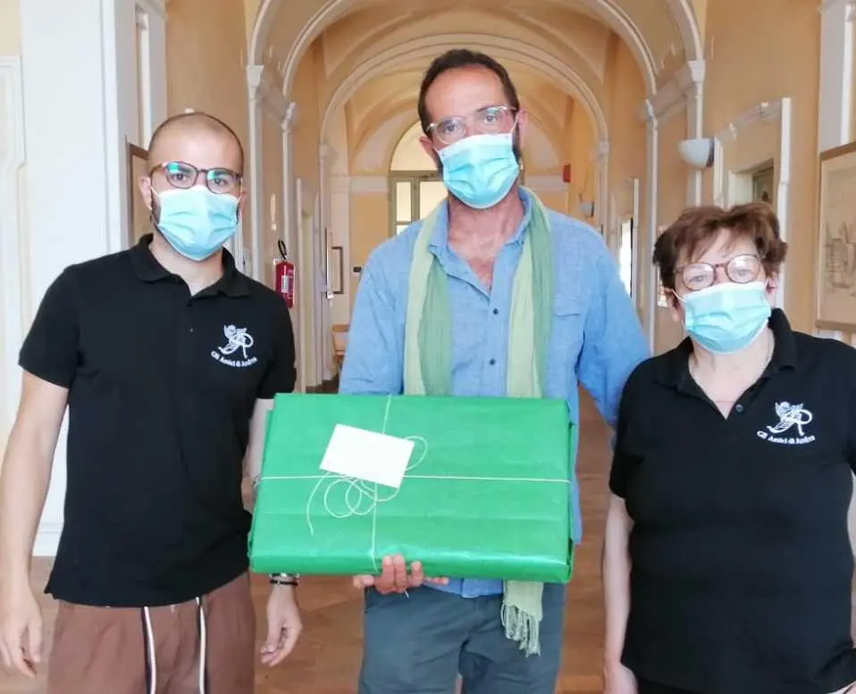 "Gli amici di Andrea" donano un computer al Comune