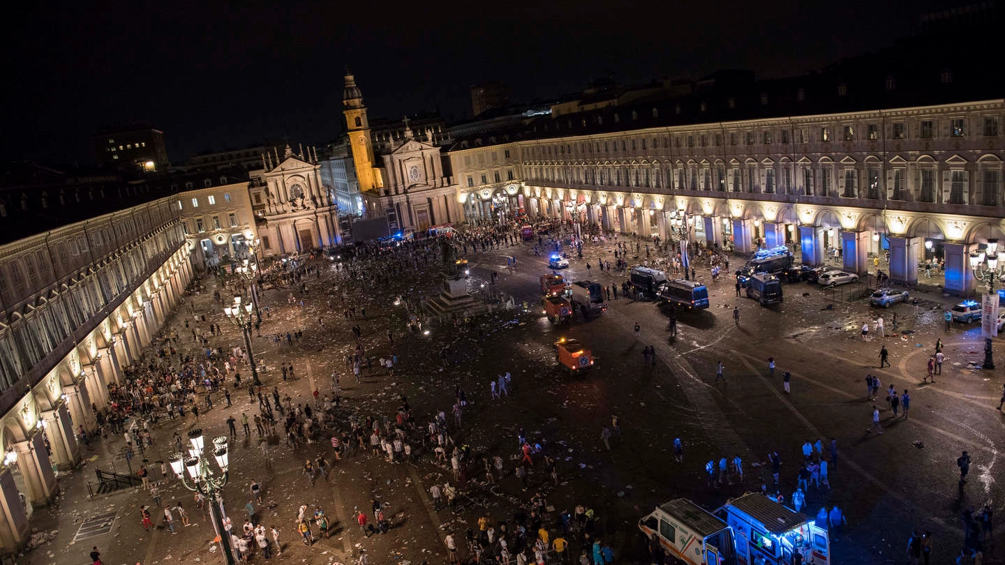 Torino, ressa in piazza San Carlo (LaPresse)