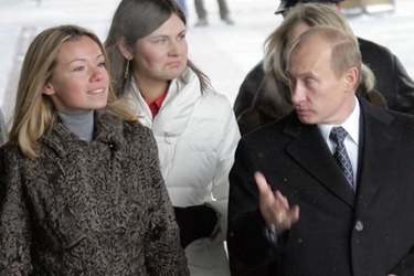 Usa: "Putin ha tentato di nascondere i beni nei conti delle figlie". Saranno sanzionate