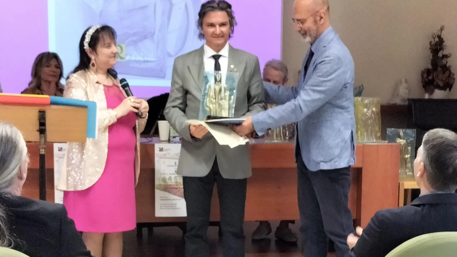Premio letterario  al cesenate Antonioli