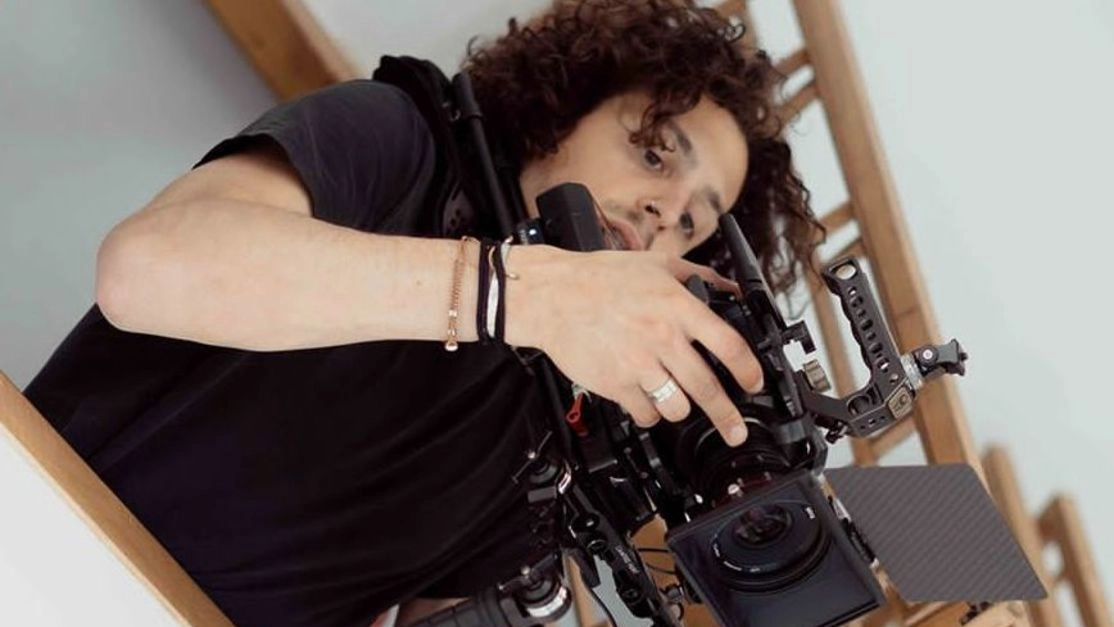 Lorenzo Fantini, 25 anni, è anche fotografo. Da un anno vive a Milano e ha iniziato a girare pubblicità. "Ma adesso sto lavorando ad altro, mi piacciono i documentari"