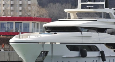Pesaro, occhi puntati sui mega-yacht russi al porto