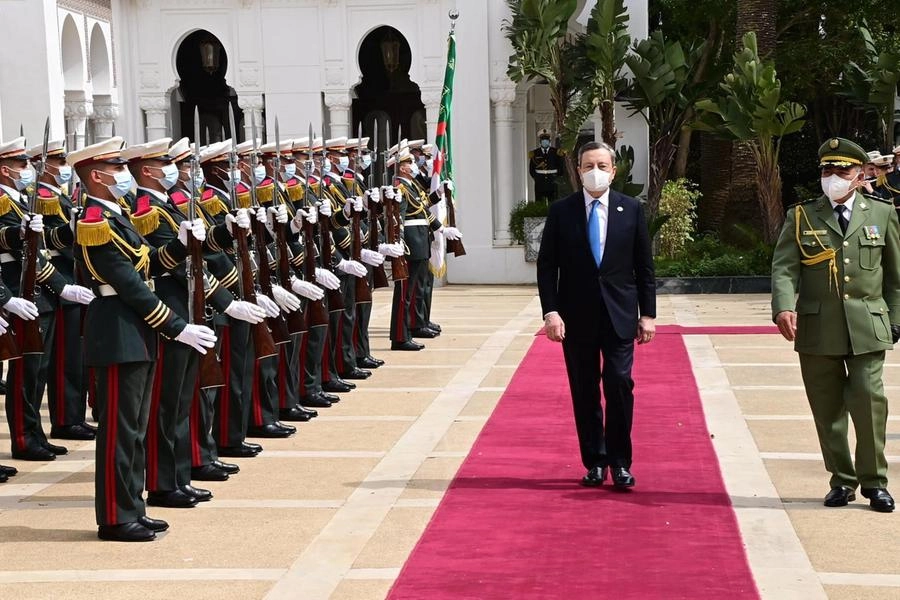 Il premier Mario Draghi in Algeria (Ansa)
