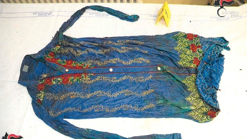 La maglia etnica indossata dalla donna uccisa e poi mutilata
