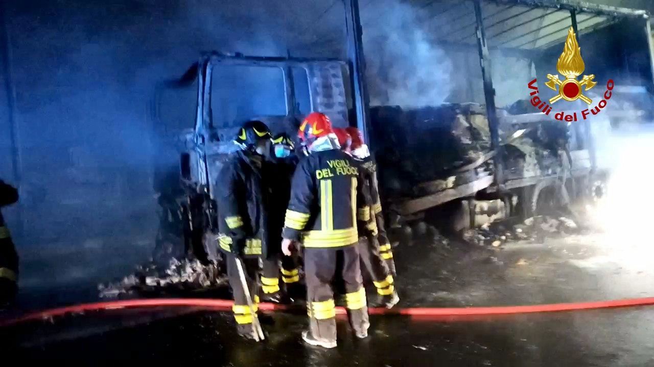 Incendio in A1 in galleria a San Bendetto Val di Sambro