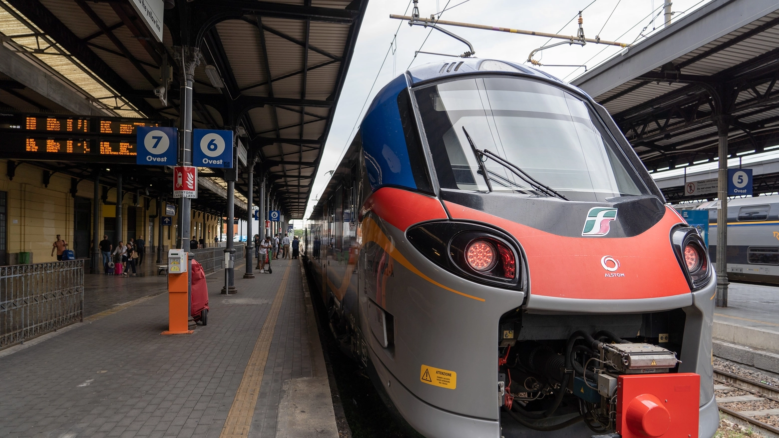 I servizi di Trenitalia per migliorare la rete ferroviaria: il 10 dicembre debutta il nuovo convoglio in regione, mentre aumentano i collegamenti sulle linee Bologna-Prato e Reggio-Ciano