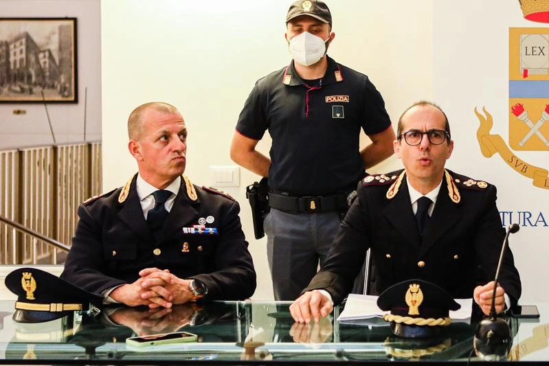 Il capo della Narcotici Guido Quattrucci e il capo della Squadra mobile Roberto Pititto