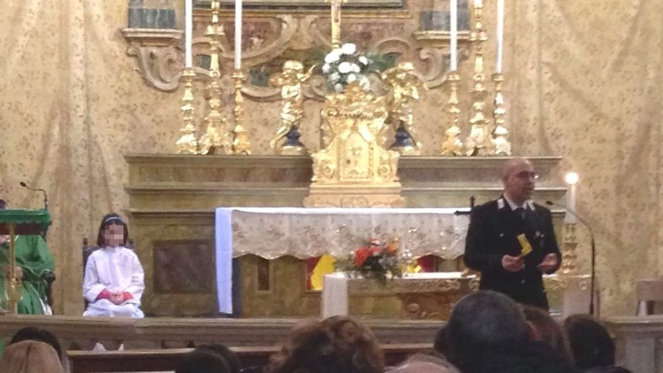 Casalfiumanese, la lezione dei carabinieri in chiesa