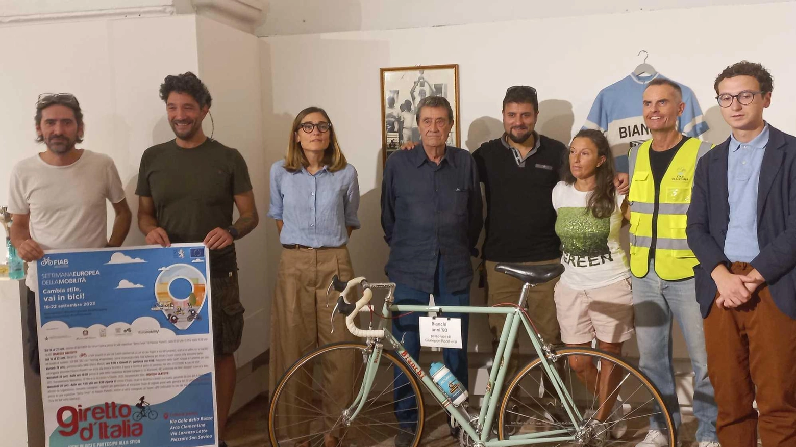 Esposizione di cimeli ciclistici a Palazzo Pianetti, la passione di Giuseppe Rocchetti