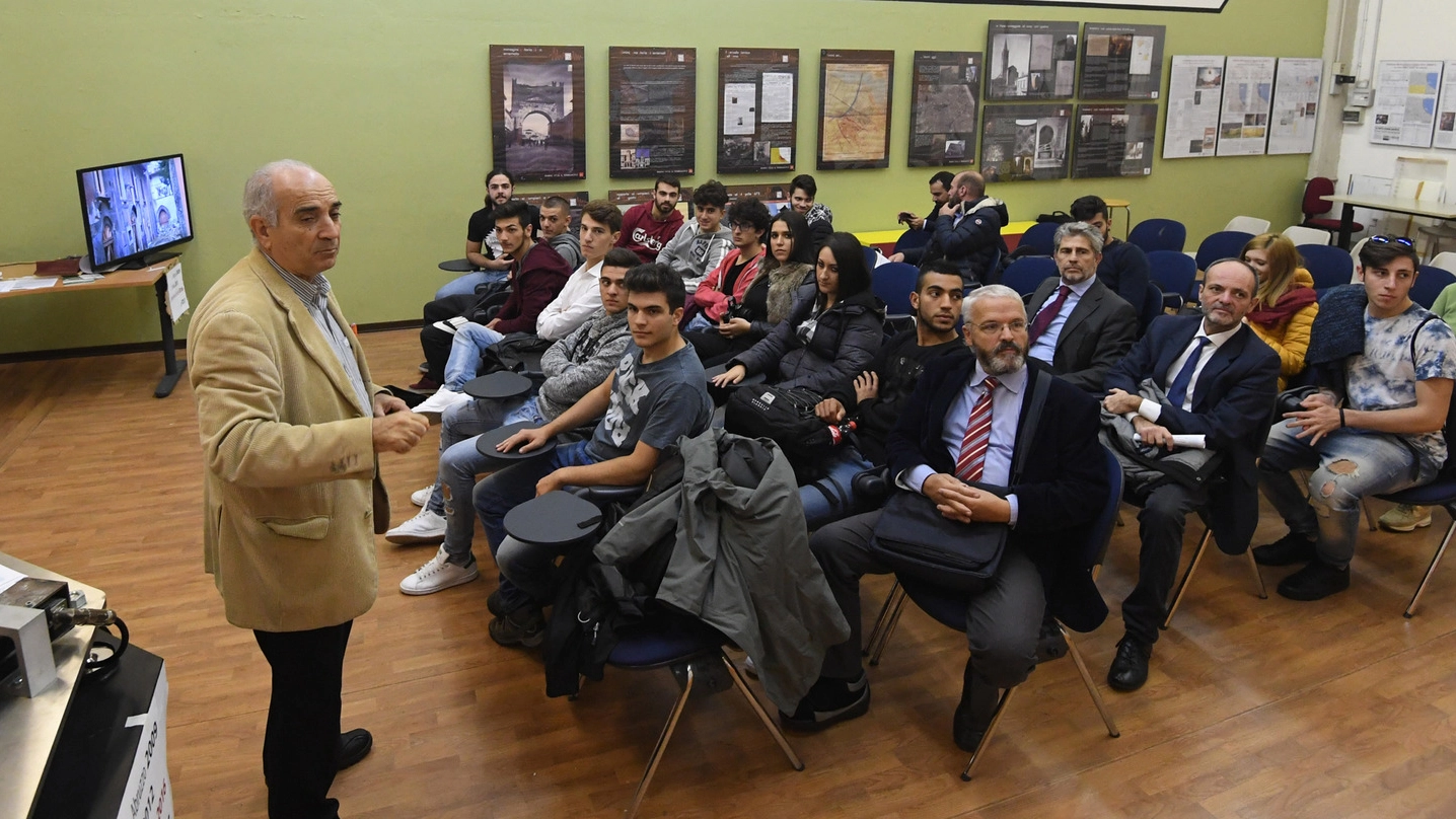Gli studenti del Cianciarelli di Rieti in visita alle Aldini Valeriani (foto Schicchi)