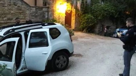 L’auto di Matteo Cicerchia finita fuori strada  in strada San Nicola, a Pesaro, lo scorso
