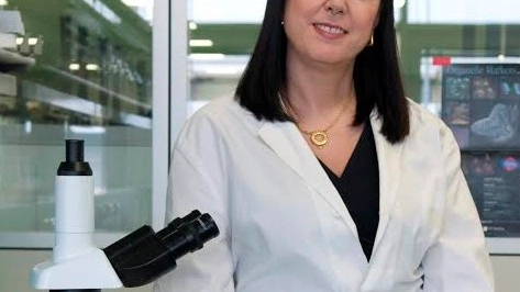 Adriana Albini, una delle prime dieci scienziate italiane citate in campo biomedico