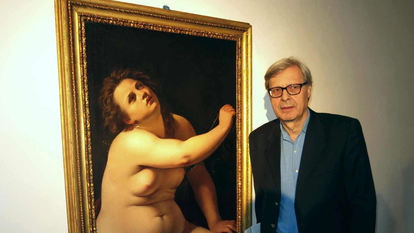 Vittorio Sgarbi, assessore alla Rivoluzione ad Urbino di fronte a “Cleopatra” di Artemisia Gentileschi