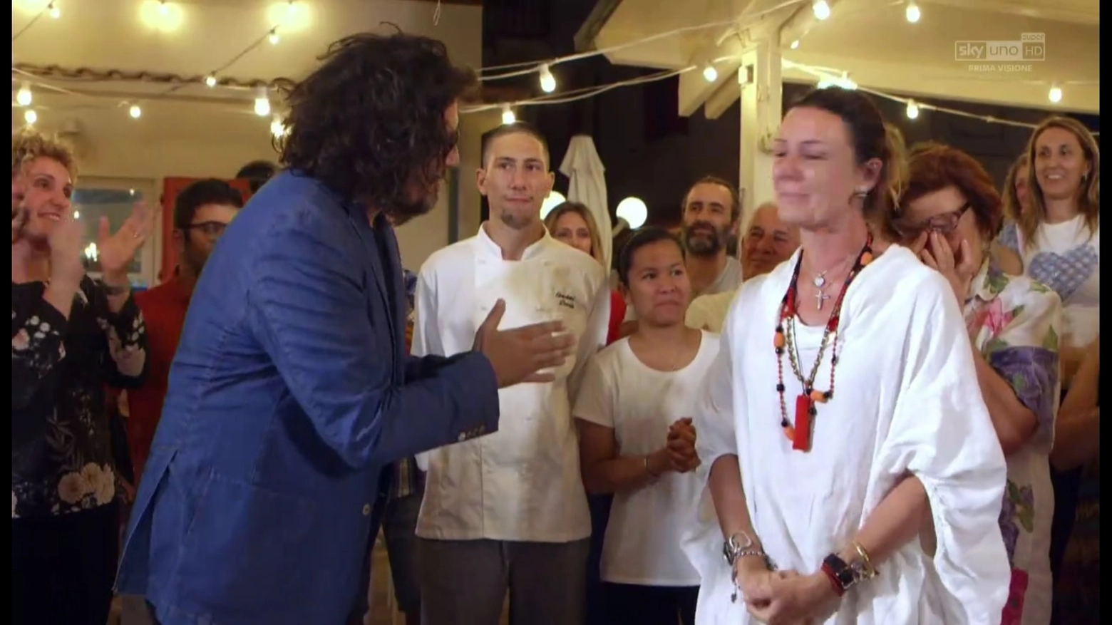 Alessandro Borghese comunica la vittoria a Paola del ristorante 'Dario'
