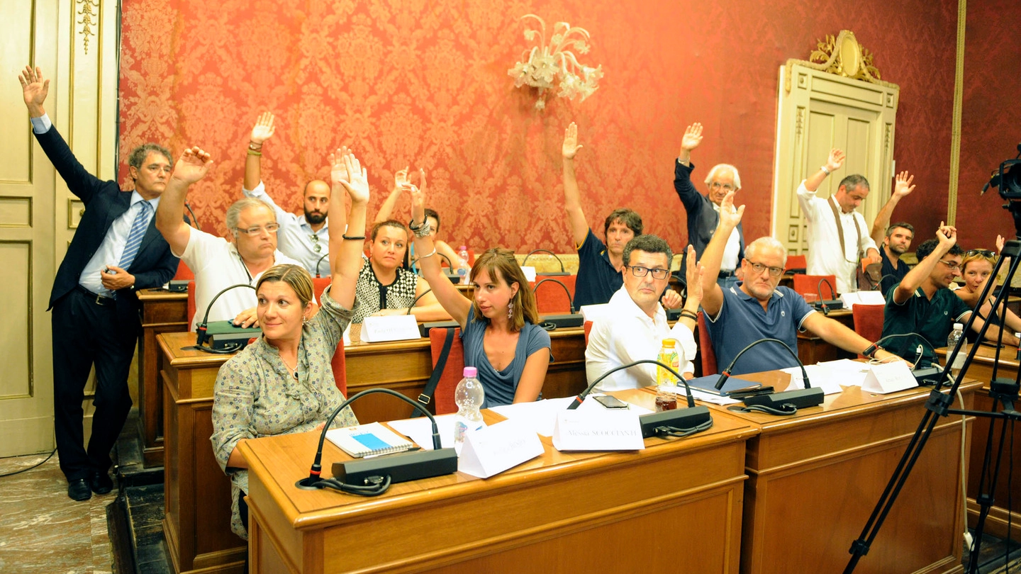 Macerata, il Consiglio comunale vota per la compatibilità della Tardella (Foto Calavita)