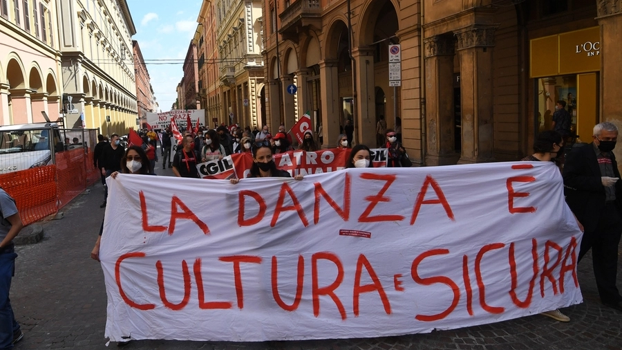 Bologna, la protesta dei lavoratori dello spettacolo (FotoSchicchi)