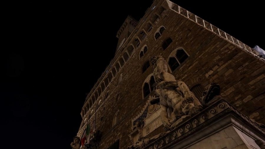Monumenti al buio contro il caro energia: qui una foto di Firenze