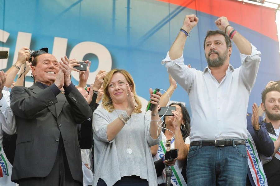 Silvio Berlusconi, Giorgia Meloni e Matteo Salvini in una scorsa manifestazione