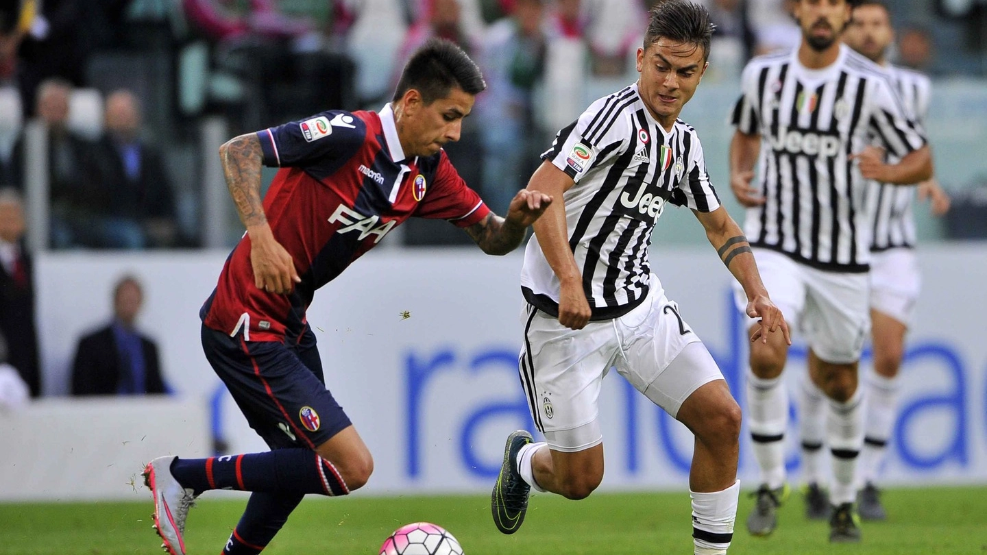 Pulgar contro Dybala durante Juventus-Bologna