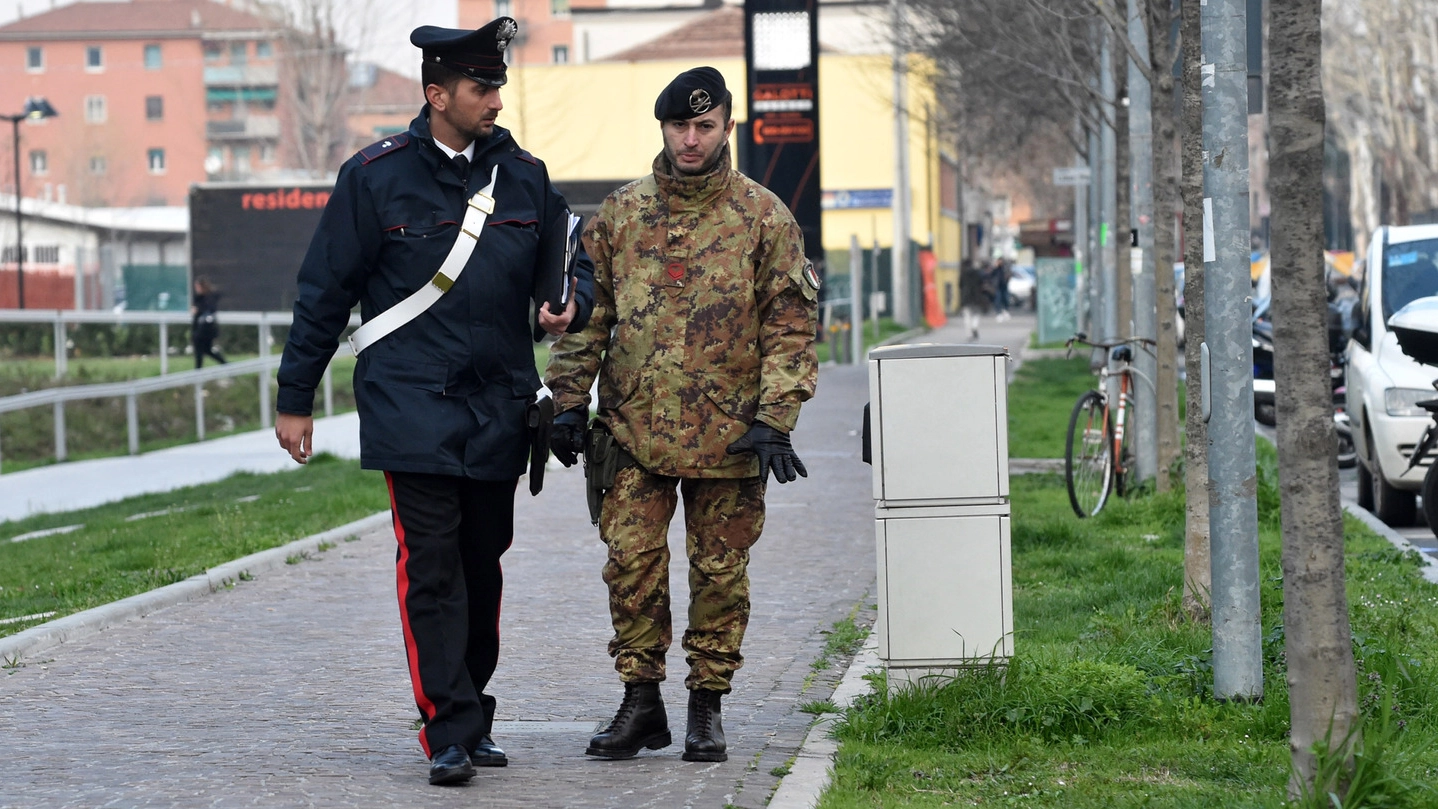 Carabinieri ed esercito in Bolognina