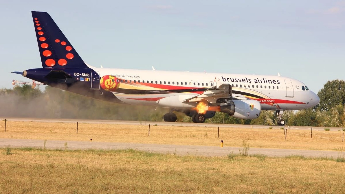 La fiammata sull’aereo della Brussels Airlines