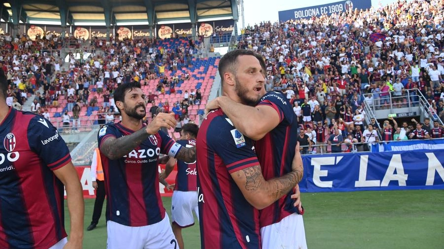 Bologna Fiorentina 2-1: la gioia rossoblù dopo il gol di Arnautovic (FotoSchicchi)