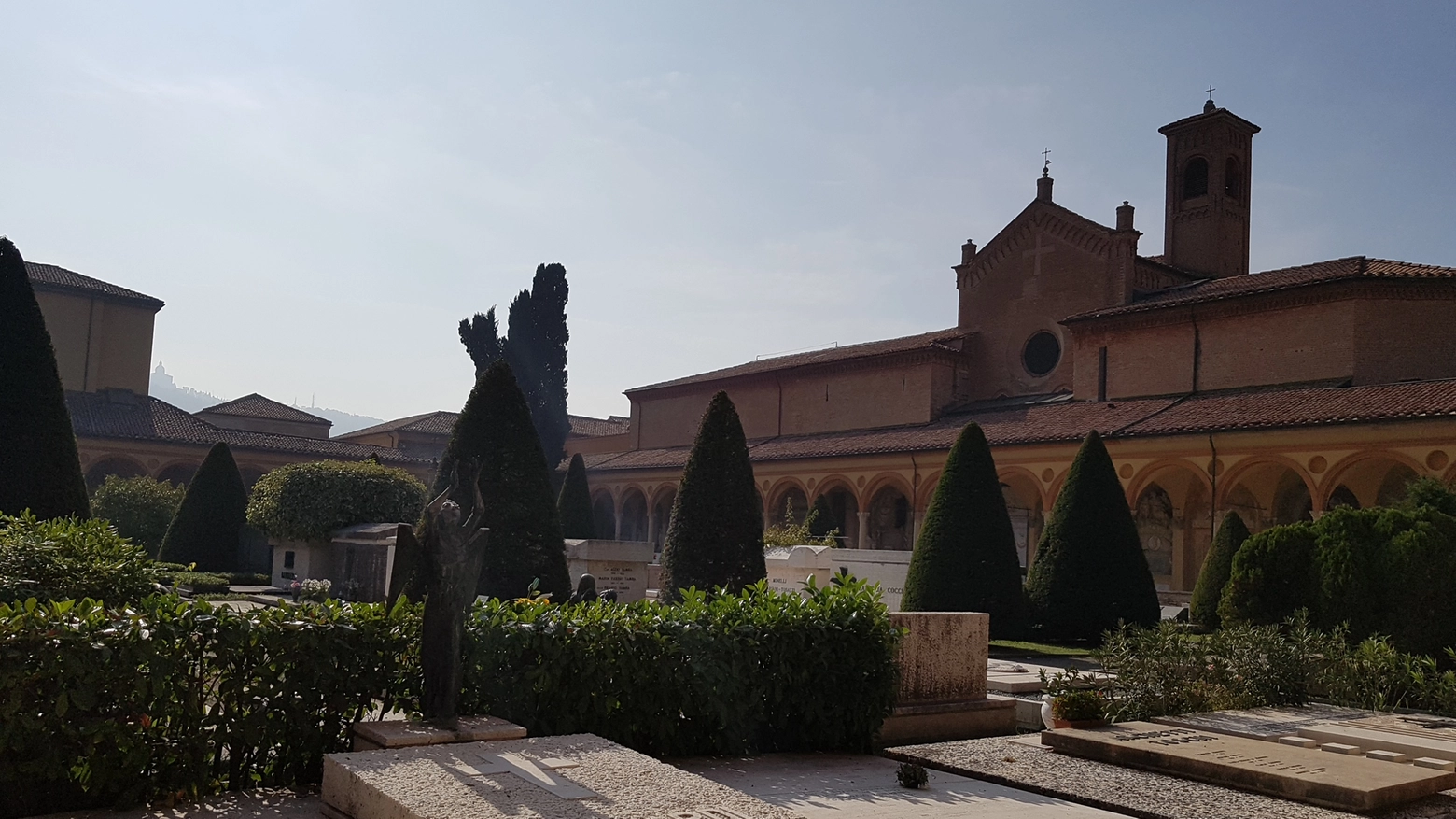Il cimitero monumentale della Certosa di Bologna farà da teatro all'iniziativa 'Soffi di pace'