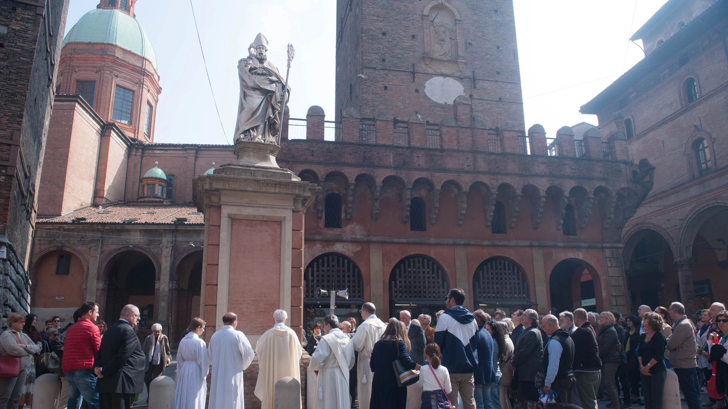 Benedizione della statua di San Petronio (FotoSchicchi)