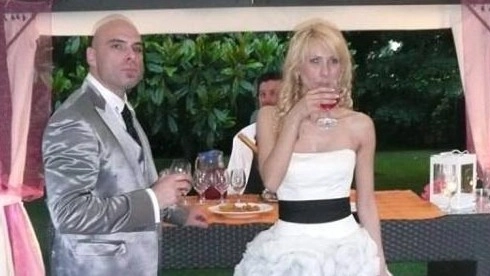 Antonella Barbieri con il marito Andrea nel giorno della nozze