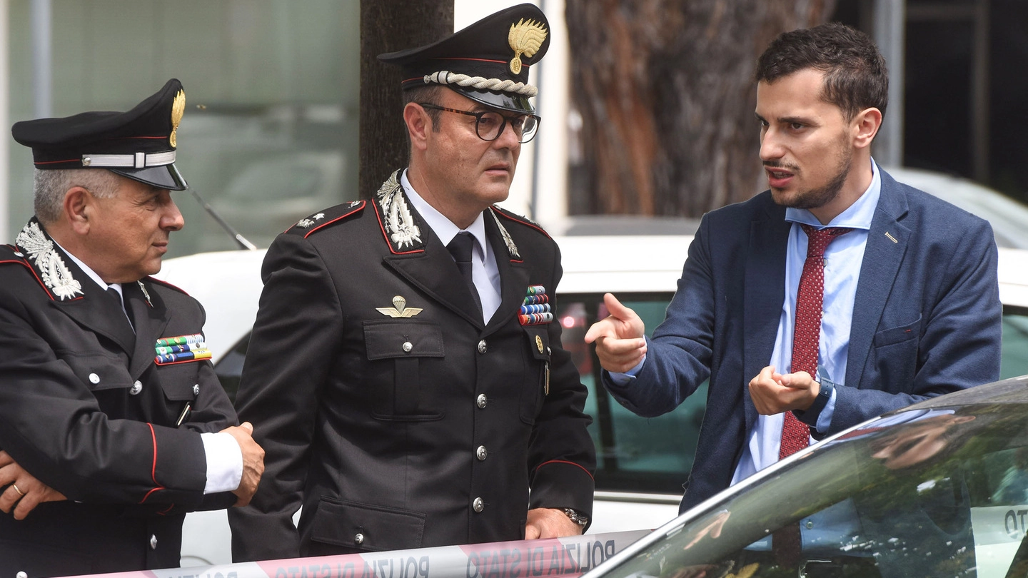 Il maggiore Enzo Marinelli e il commissario Lorenzo Sabatucci