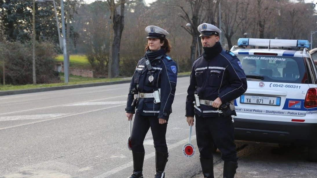 La polizia municipale di Imola