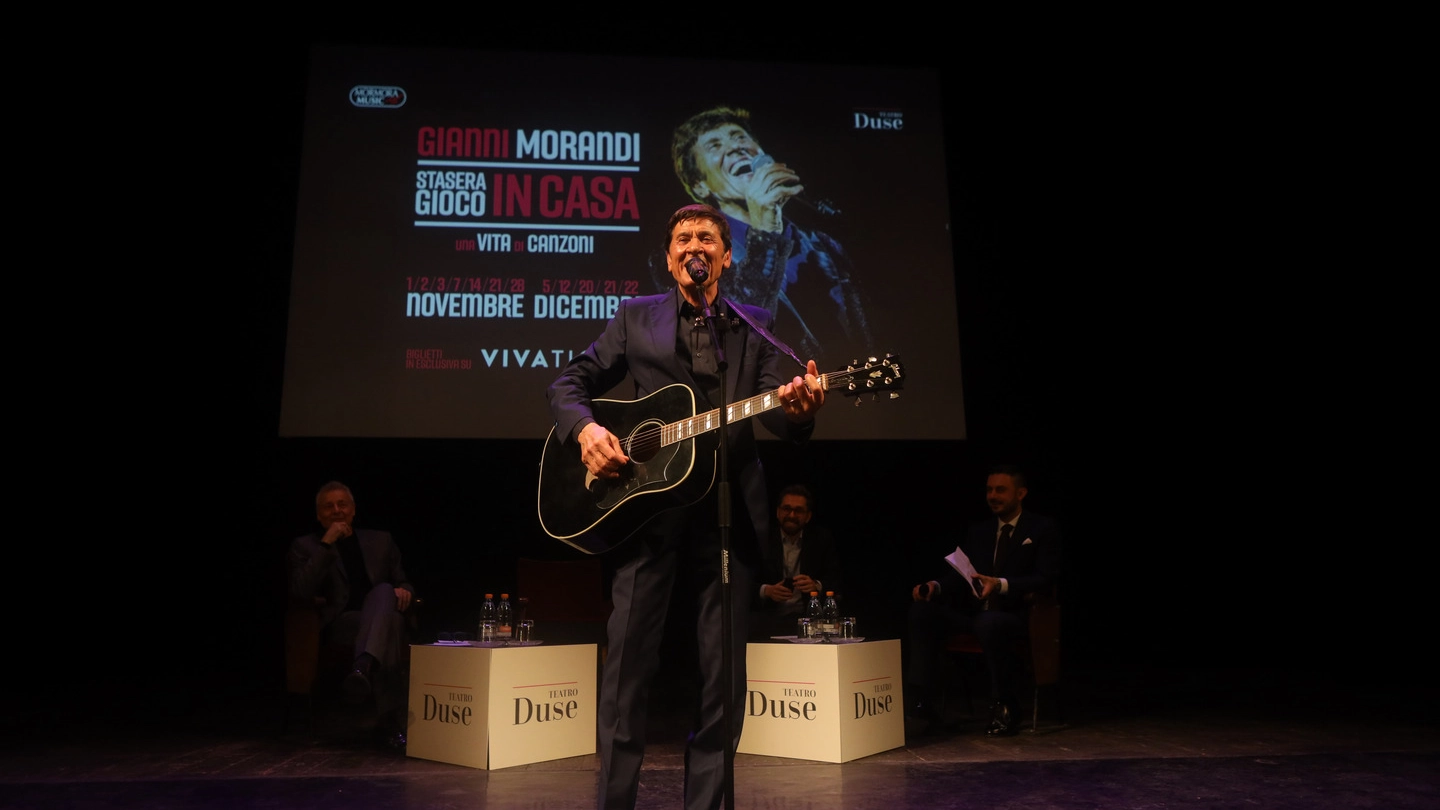 Gianni Morandi presenta una serie di concerti che si terranno al teatro Duse di Bologna