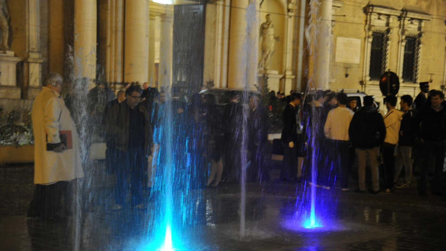 La fontana illuminata