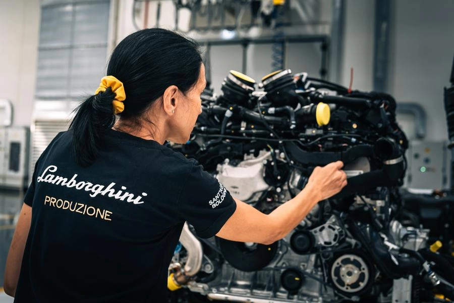Bologna, Lavoro: parità di genere in Lamborghini