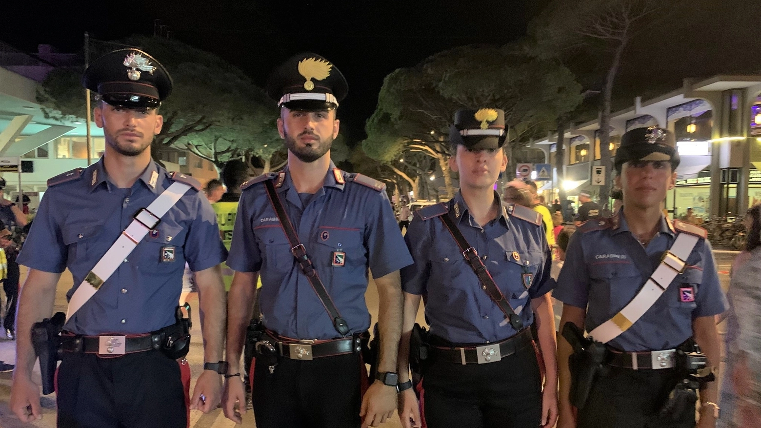 Due pattuglie di carabinieri in servizio a Cesenatico