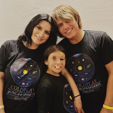 Laura Pausini al concerto dei Coldplay a San Siro: la gioia della figlia Paola per la sua band preferita