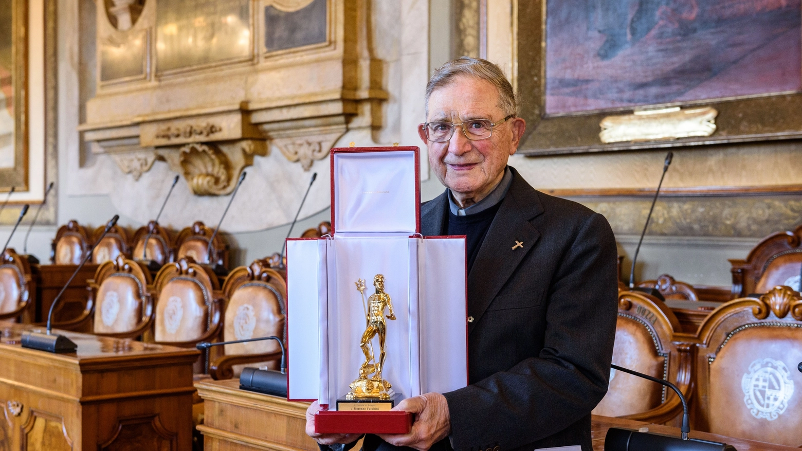 Il Nettuno d'Oro a Monsignor Facchini, scienziato, docente e sacerdote