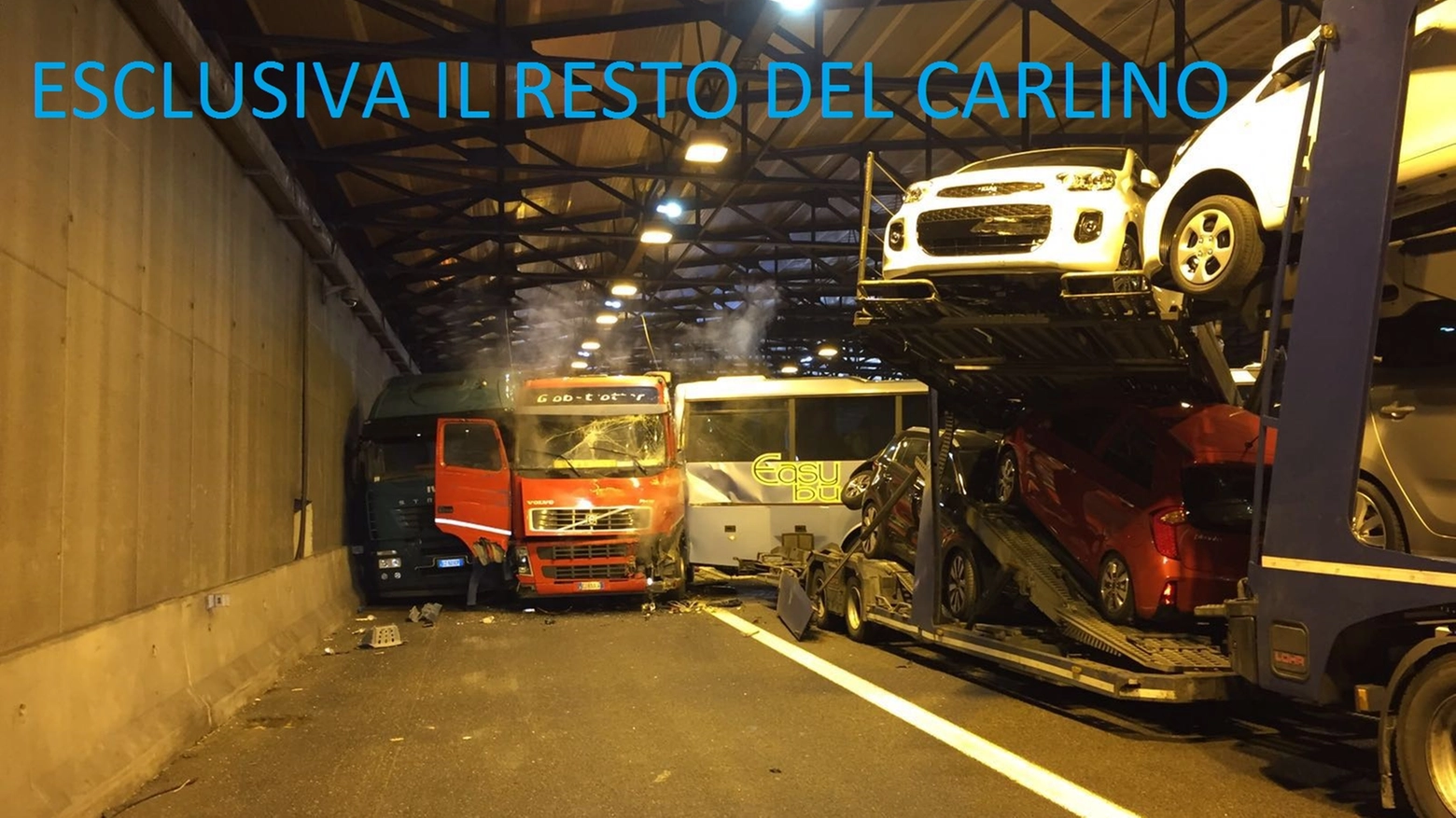 A1, incidente tra bus di studenti e camion nella galleria Ceretolo (Foto Mignardi)