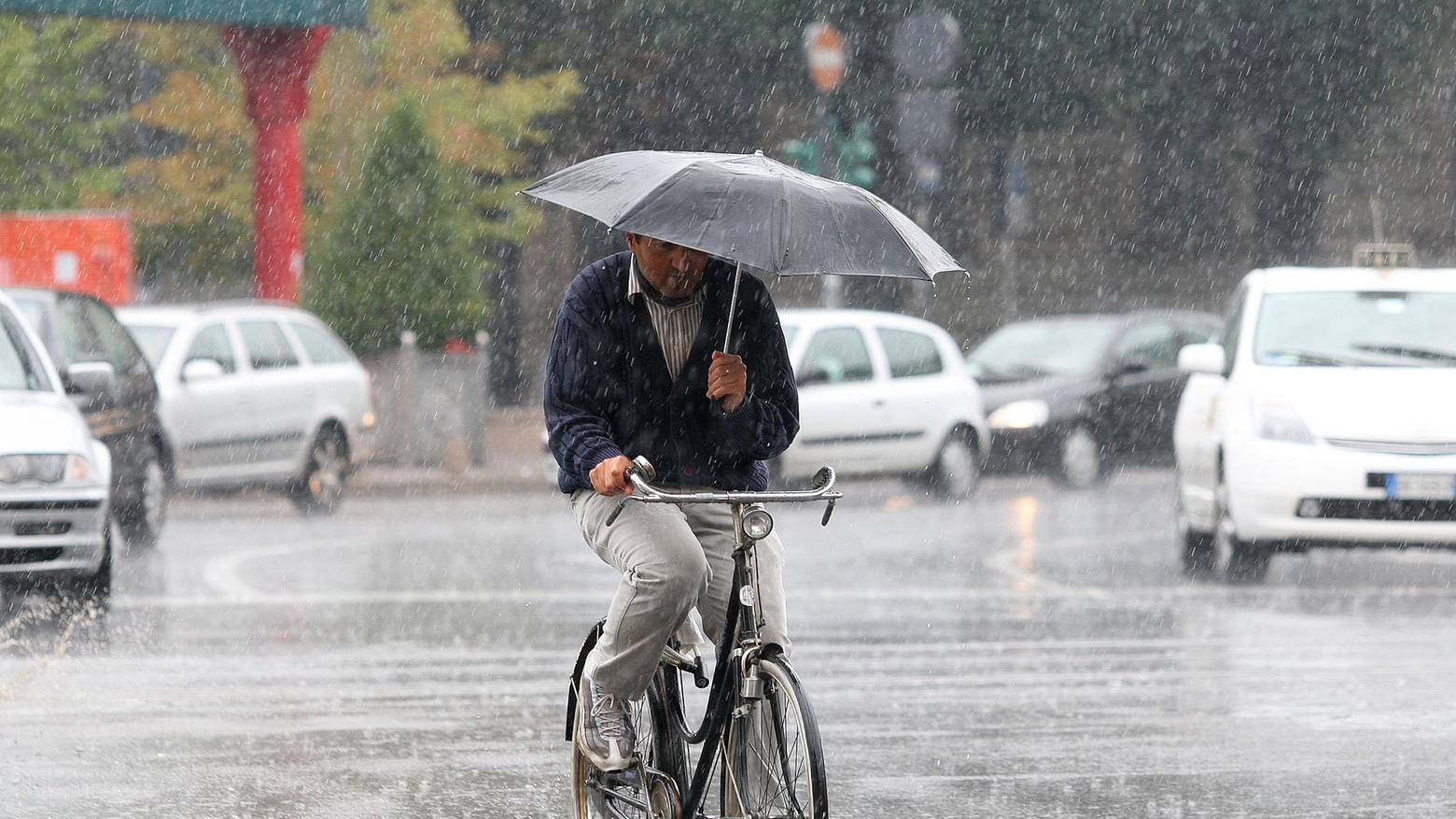 Meteo, le previsioni di domani parlano di pioggia in Emilia Romagna (Foto Newpress)