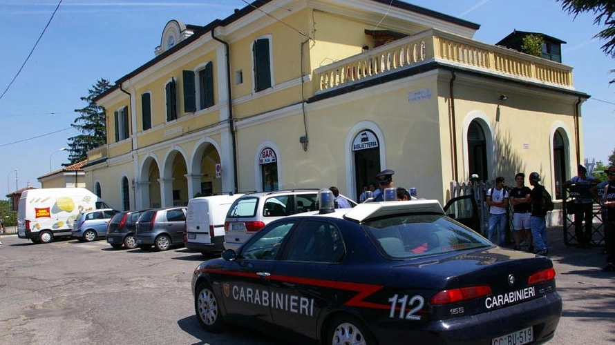 I carabinieri alla stazione di Guastalla