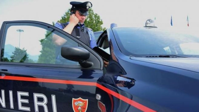 I carabinieri hanno appreso dell’aggressione in paese: la vittima non aveva raccontato nulla per timore di ritorsioni