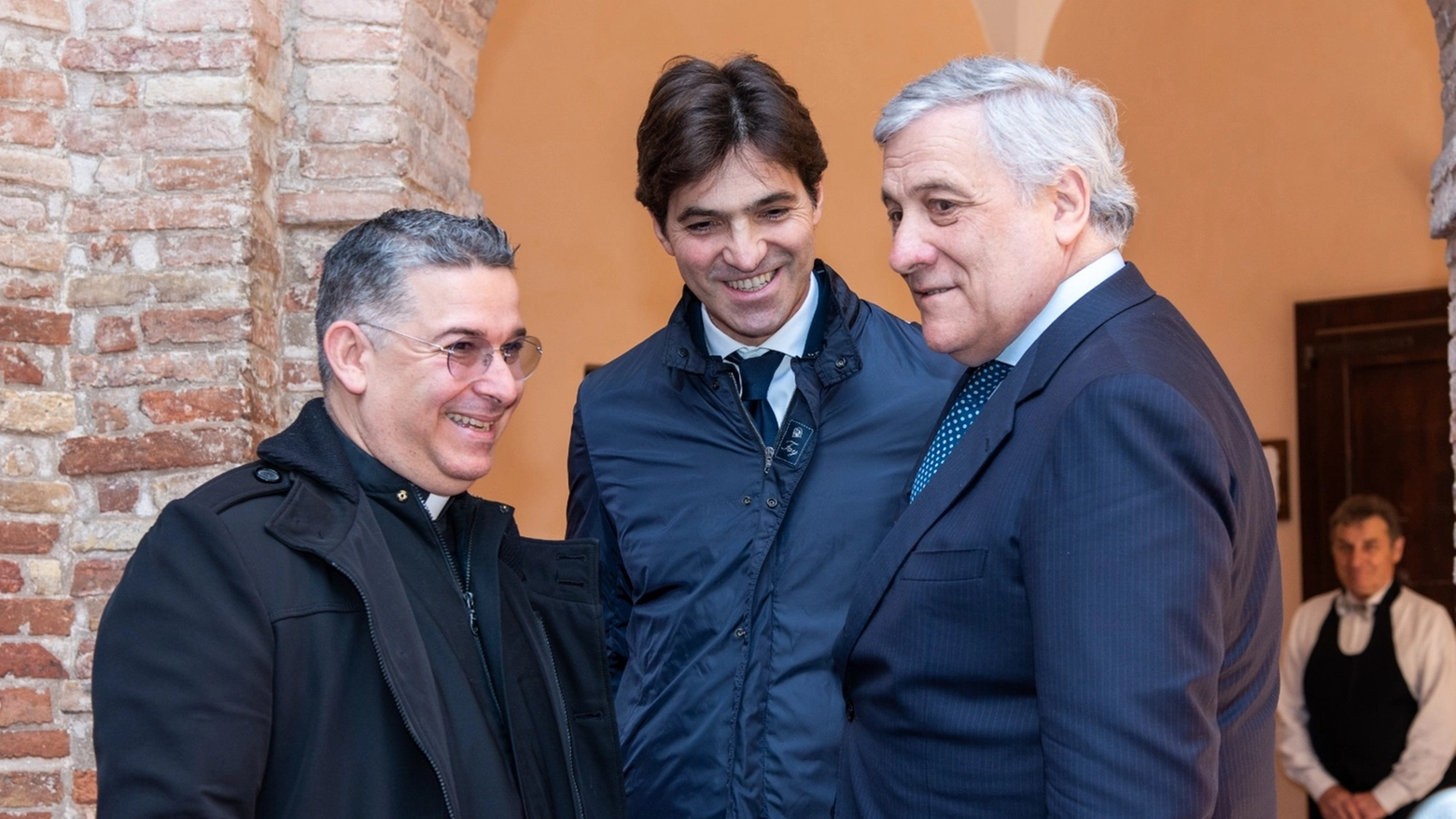 Il ministro Tajani con Aldo Buonaiuto e il governatore Acquaroli
