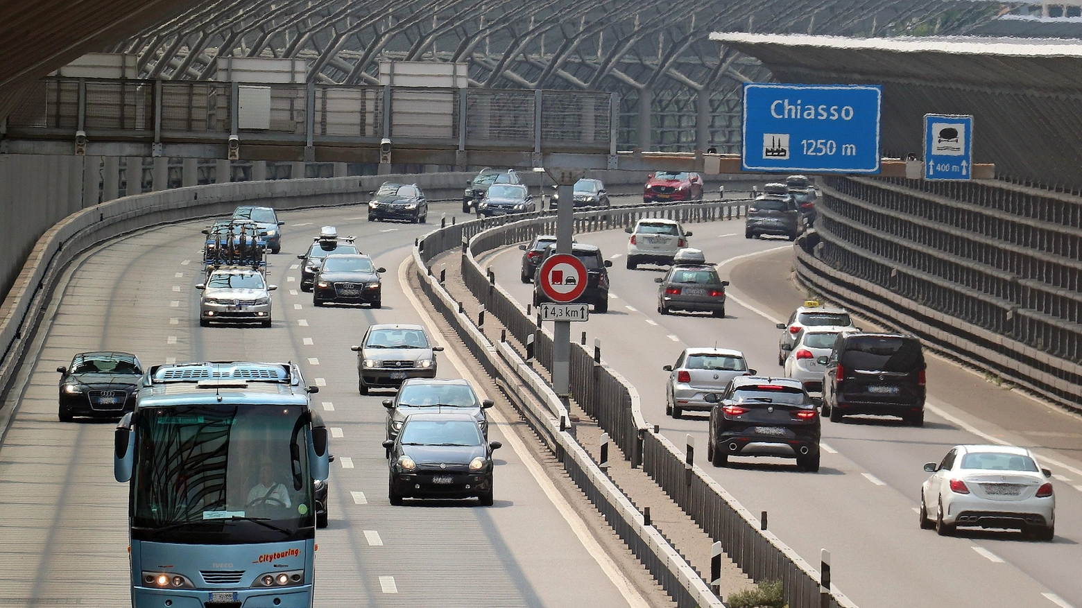 Traffico autostrade, weekend difficile per gli automobilisti (Foto Cusa)